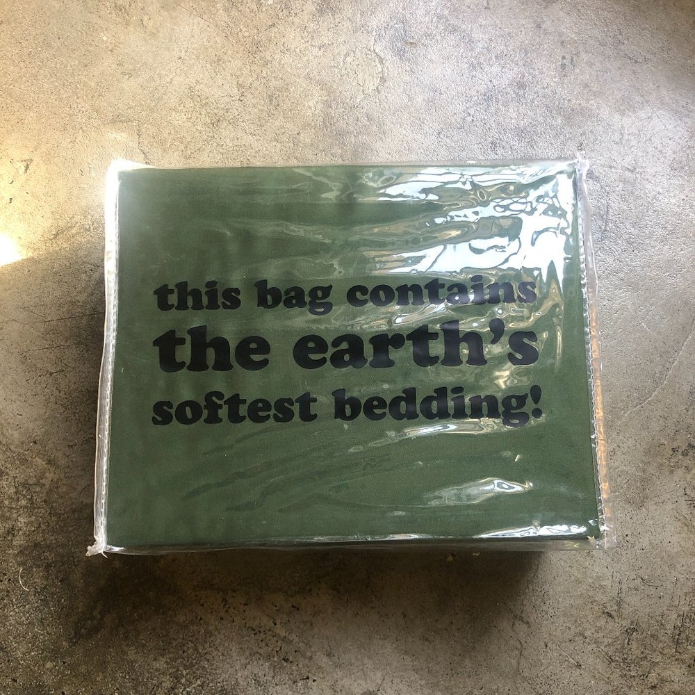 NEW! Buffy Breeze Sheet Set - King in Monstera